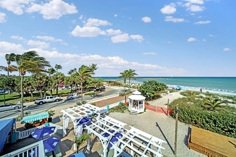 Sunrise Sands beachfront terrace and boardwalk